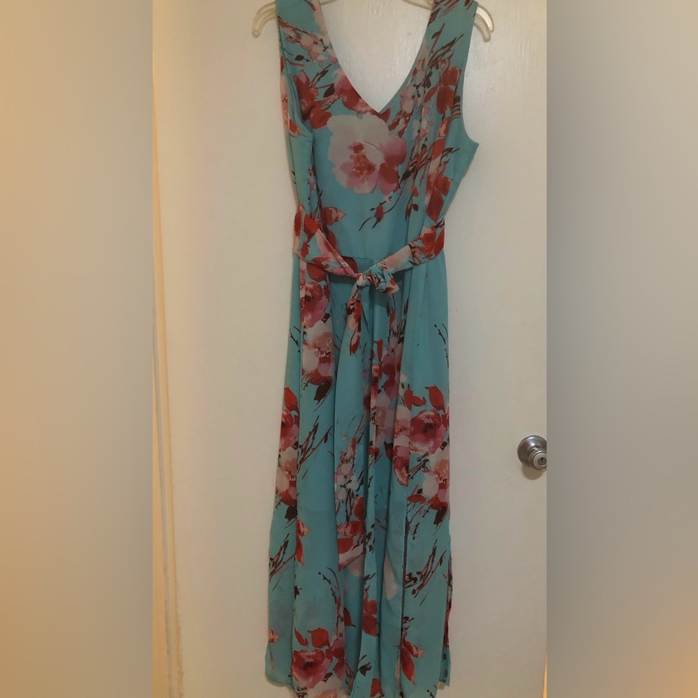 Chic Floral Maxi Dress in Teal